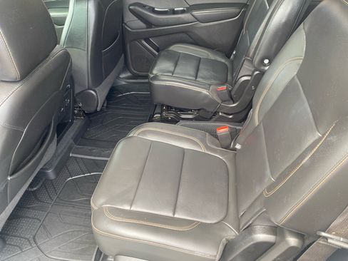 Used 2021 Chevrolet Traverse RS image 13