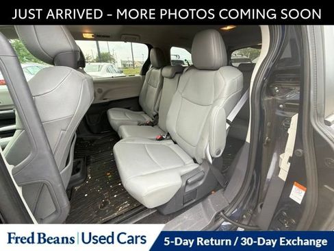 Used 2024 Toyota Sienna XLE w/ XLE Plus Package FWD image 13