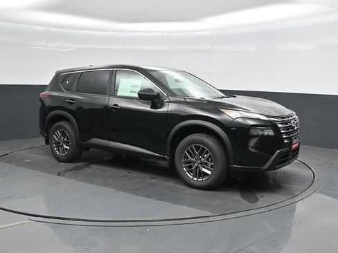 New 2026 Nissan Rogue S image 4