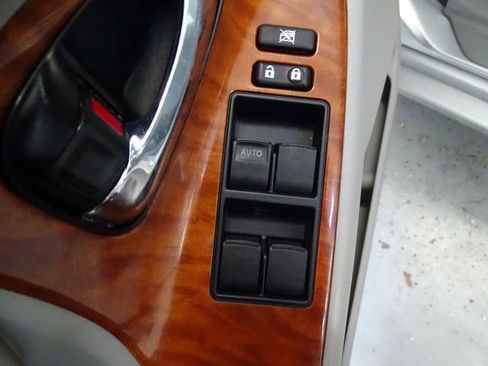 Used 2009 Toyota Camry XLE image 9