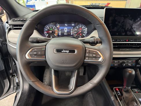 Used 2025 Jeep Compass Limited AWD/4WD image 6