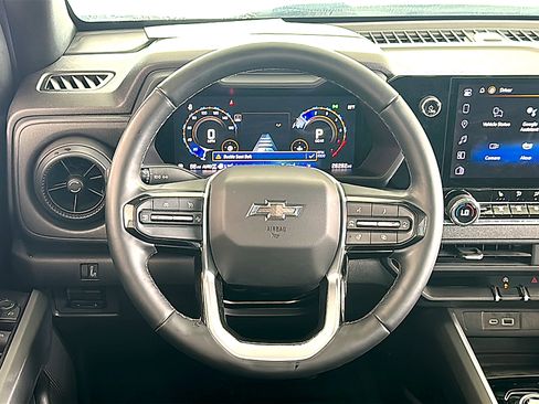 Used 2025 Chevrolet Colorado Trail Boss AWD/4WD image 27