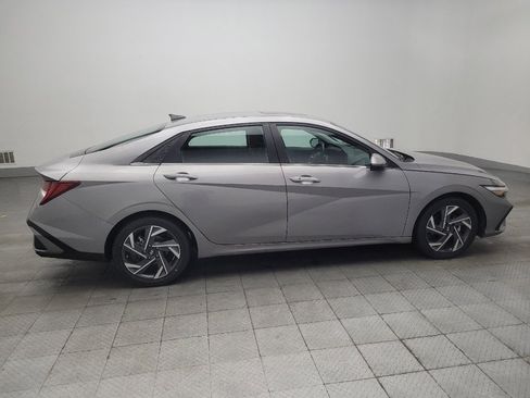 Used 2025 Hyundai Elantra SEL FWD image 10