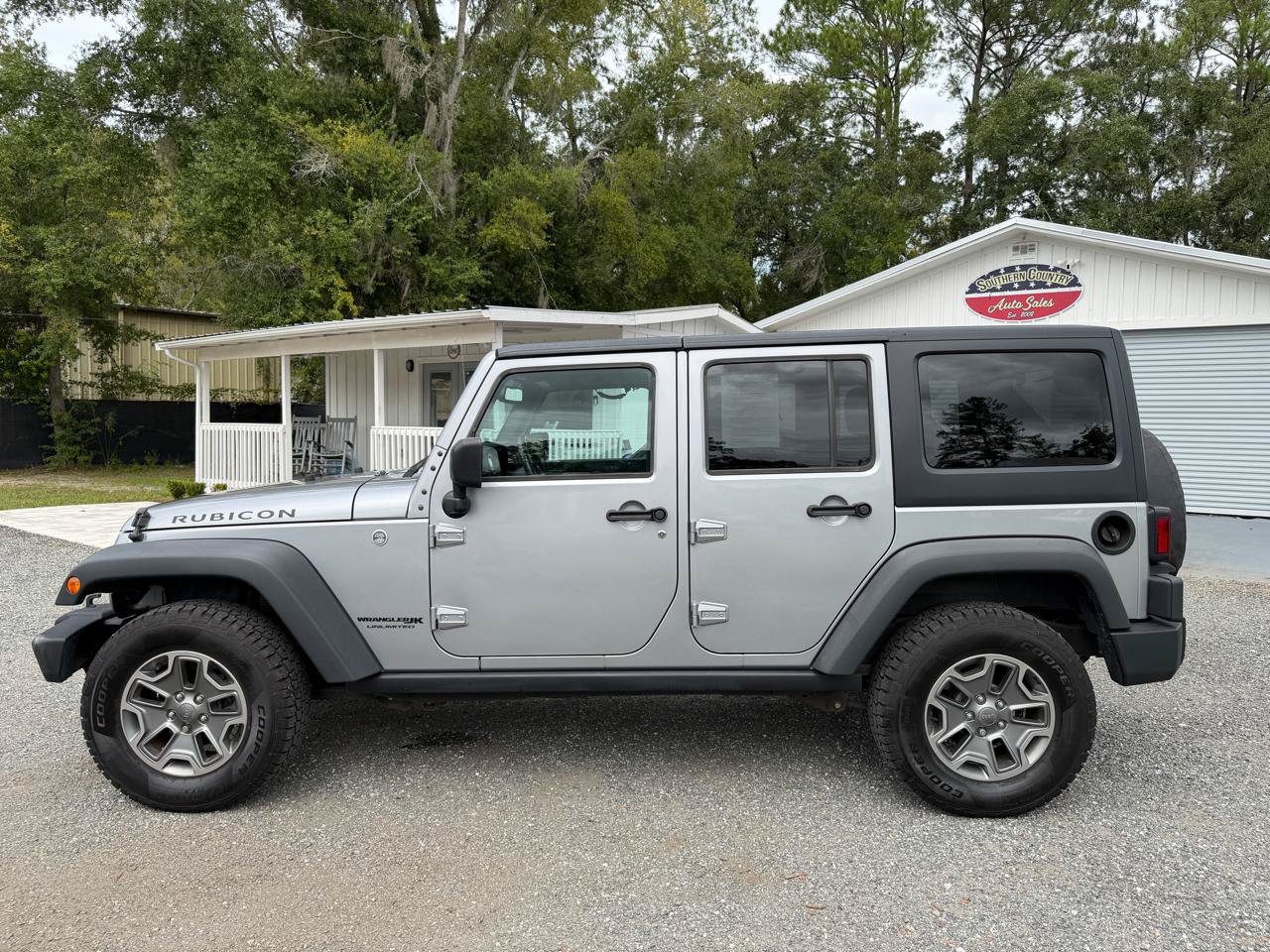 Used 2018 Jeep Wrangler Unlimited Rubicon w/ Connectivity Group AWD/4WD image 7