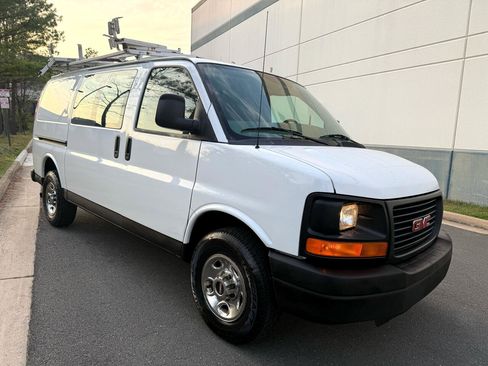 Used 2011 GMC Savana 3500 image 11