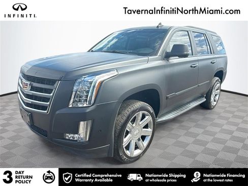 Used 2018 Cadillac Escalade Luxury image 1