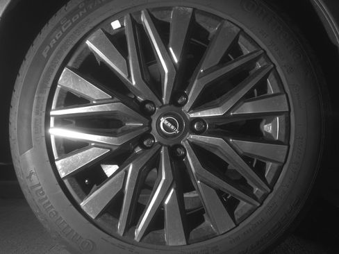 Used 2025 Nissan Altima 2.5 SV FWD image 15