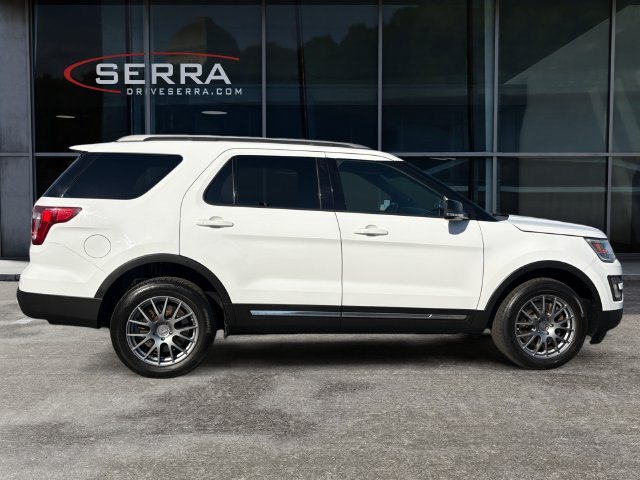 Used 2017 Ford Explorer XLT w/ Equipment Group 201A AWD/4WD image 6