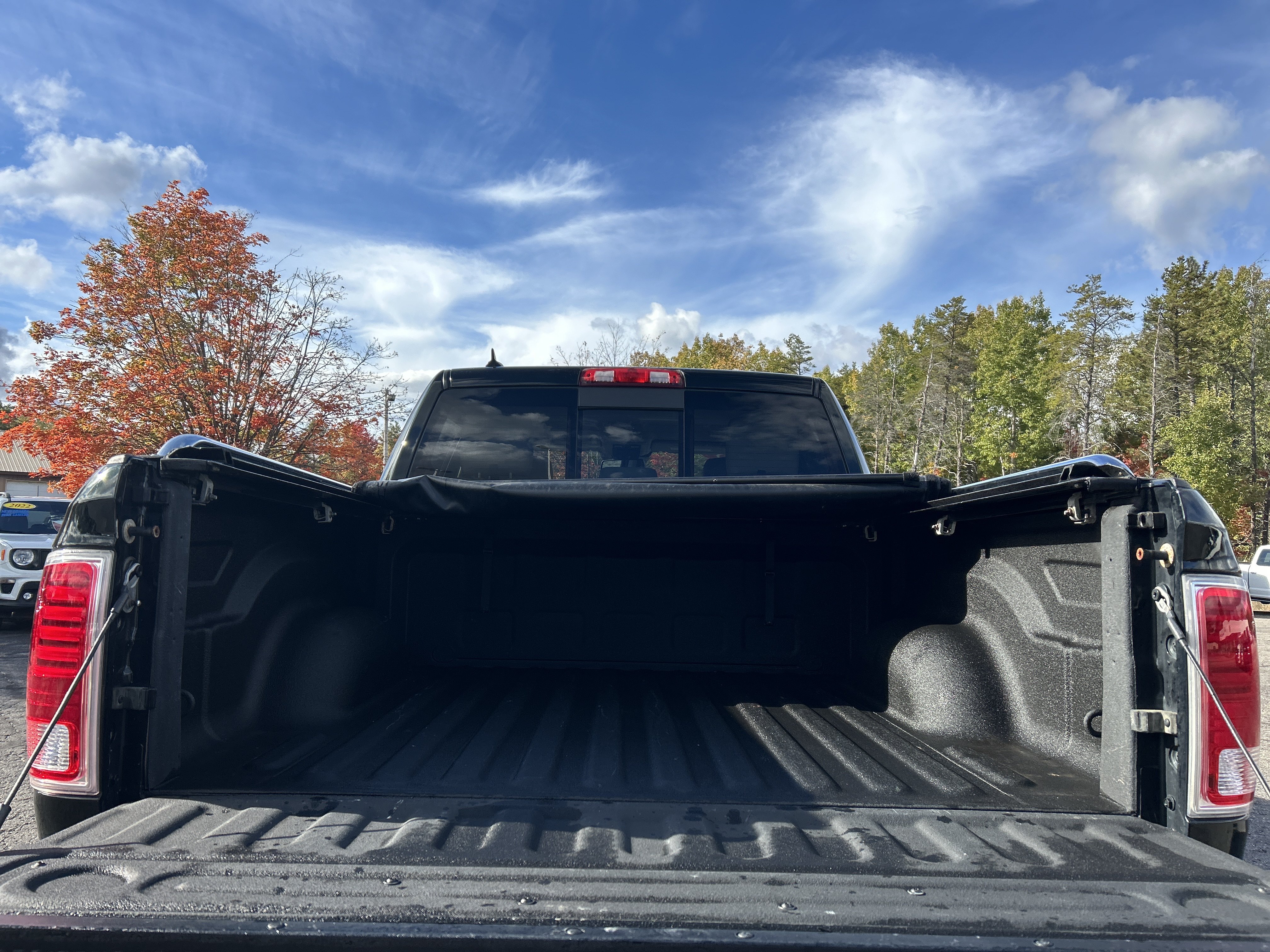 Used 2015 RAM 1500 Laramie w/ Convenience Group AWD/4WD image 21