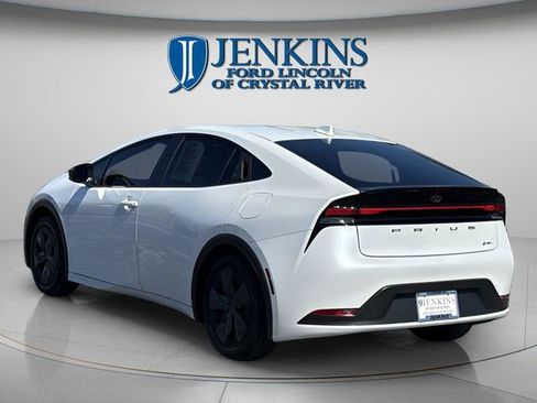 Used 2024 Toyota Prius LE image 11
