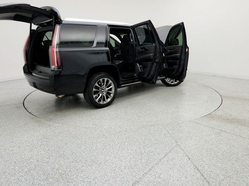 Used 2020 Cadillac Escalade Platinum image 17