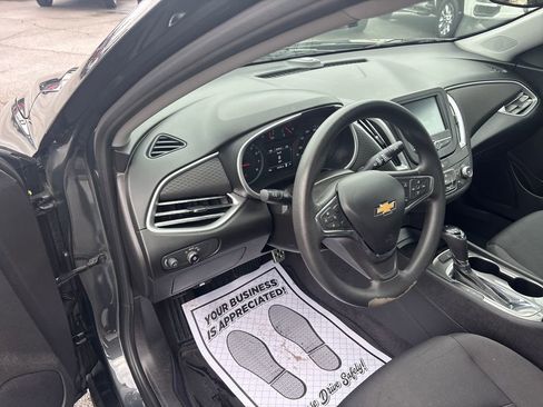Used 2017 Chevrolet Malibu LS image 14