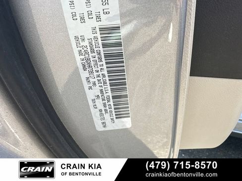 Used 2017 Chrysler Pacifica Touring-L FWD image 19