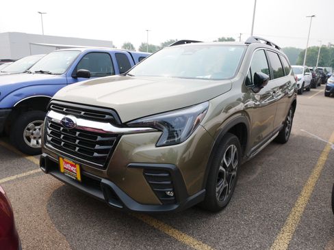 Used 2025 Subaru Ascent Limited w/ Popular Package #2 AWD/4WD image 2