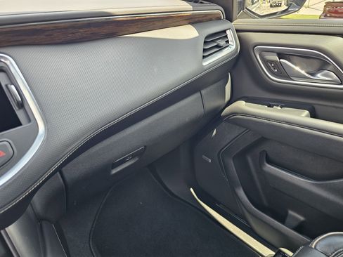 Used 2021 Chevrolet Tahoe Premier w/ Premium Package AWD/4WD image 29
