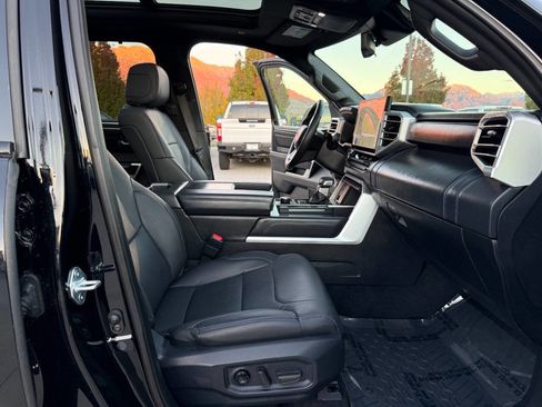 Used 2025 Toyota Tundra Platinum image 31