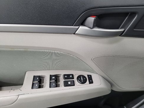 Used 2018 Hyundai Elantra SEL image 27