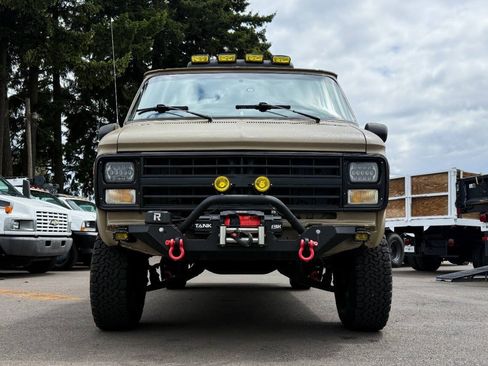 Used 1990 Chevrolet G30 Heavy-Duty Extended Sportvan RWD image 3