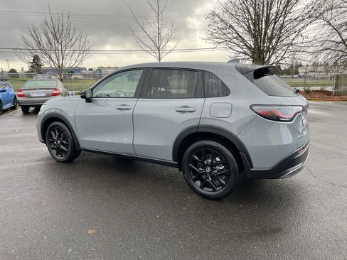Used 2025 Honda HR-V Sport image 3