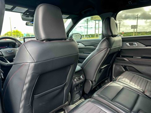Used 2025 Ford Explorer ST-Line RWD image 17