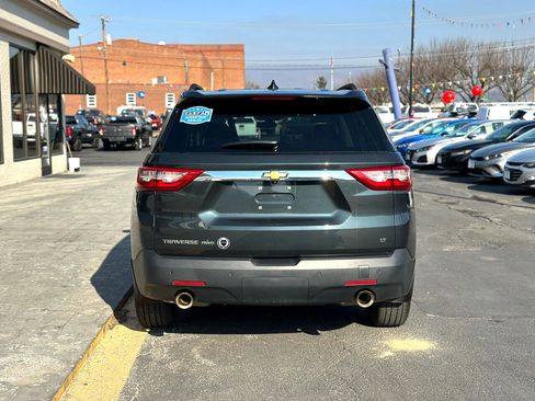 Used 2021 Chevrolet Traverse LT image 4