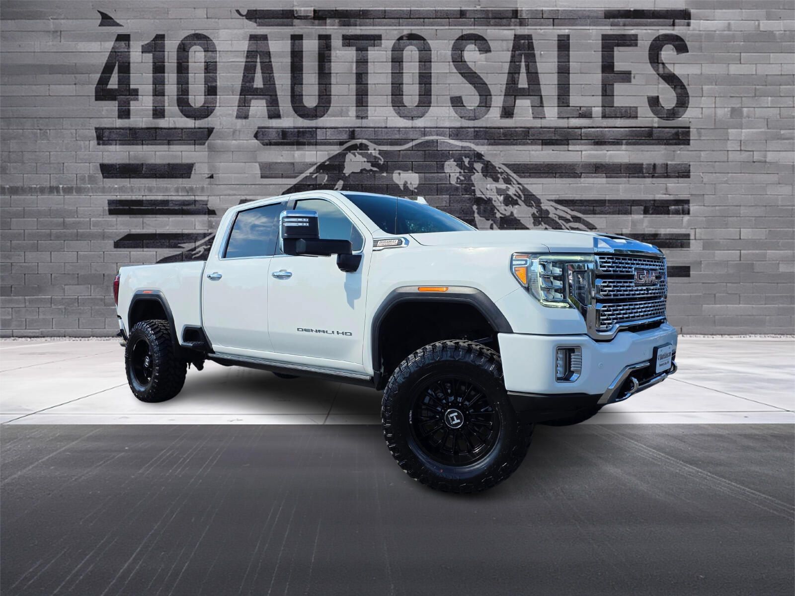 Used 2023 GMC Sierra 2500 Denali w/ Denali Ultimate Package AWD/4WD image 1