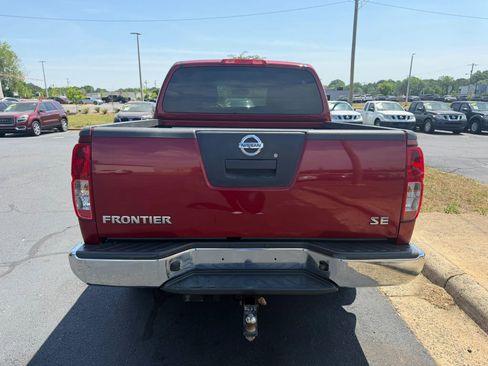 Used 2010 Nissan Frontier SE RWD image 6