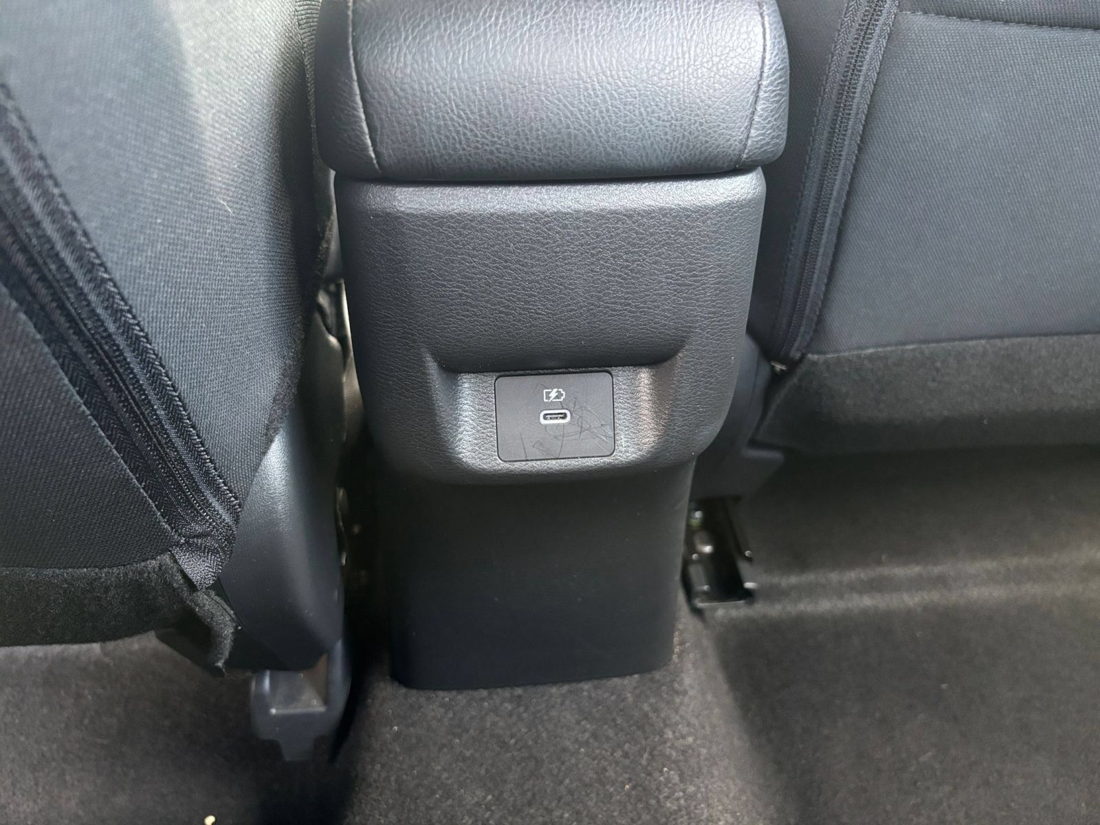 Used 2025 Nissan Versa SV FWD image 21