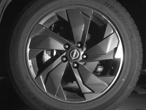 Used 2025 Nissan Rogue SV FWD image 12