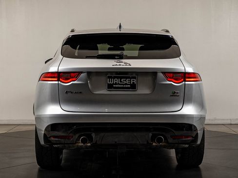 Used 2017 Jaguar F-PACE S image 7