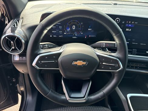 Certified 2025 Chevrolet Equinox LT w/ Safety and Technology Package AWD/4WD image 16