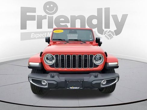 Used 2025 Jeep Wrangler Unlimited Sahara AWD/4WD image 8