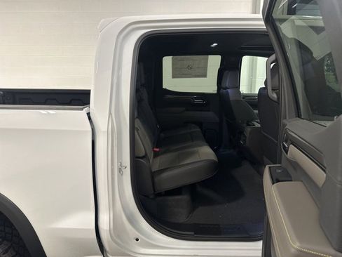 New 2024 Chevrolet Silverado 1500 ZR2 w/ ZR2 Bison Edition image 17