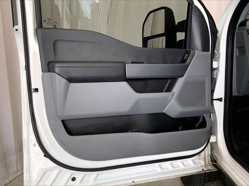 Used 2023 Ford F250 XLT w/ FX4 Off-Road Package image 19