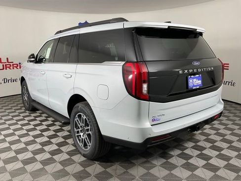 New 2025 Ford Expedition Active image 5