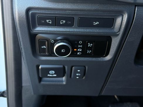 Used 2023 Ford F150 Lariat w/ Trailer Tow Package image 13