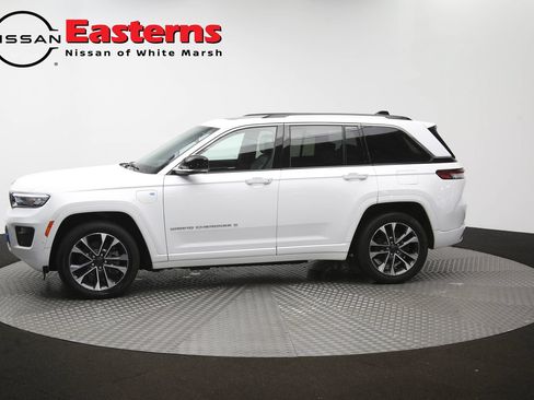 Used 2023 Jeep Grand Cherokee Overland w/ Advanced Protech Group III AWD/4WD image 63