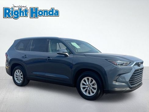 Used 2025 Toyota Grand Highlander AWD image 9