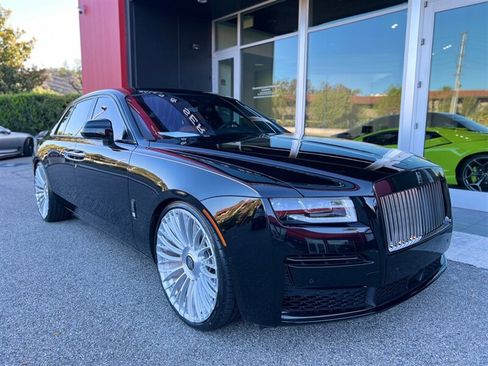 Used 2022 Rolls-Royce Ghost Black Badge AWD/4WD image 2