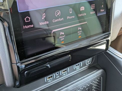 New 2026 RAM 1500 Laramie w/ Advanced Safety Group II AWD/4WD image 21