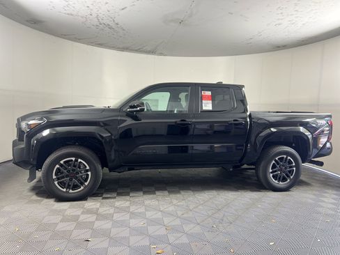 Used 2024 Toyota Tacoma TRD Sport image 6