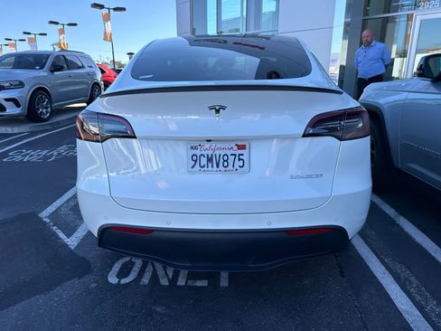 Used 2022 Tesla Model Y Performance AWD/4WD image 17