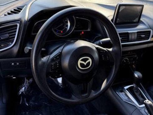 Used 2016 MAZDA MAZDA3 i Sport image 12