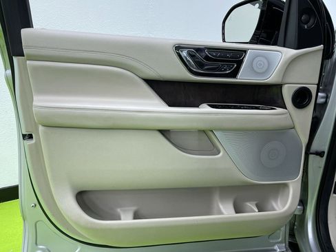 Used 2018 Lincoln Navigator L Reserve w/ Technology Package image 16