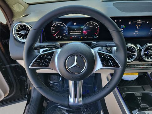 Used 2026 Mercedes-Benz GLB 250 image 26