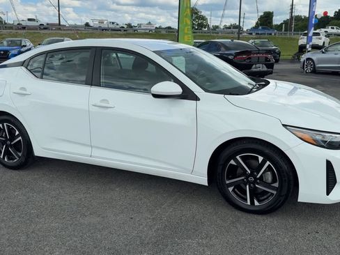 Used 2024 Nissan Sentra SV FWD image 8