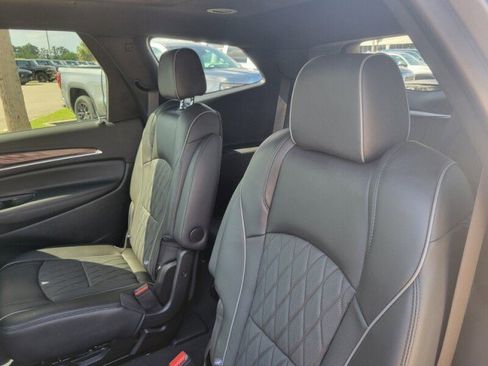 Used 2024 Buick Enclave Avenir w/ Avenir Technology Package image 31