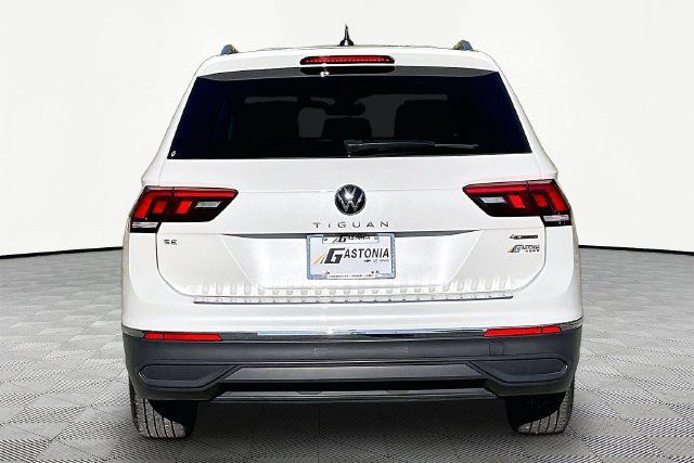 Used 2023 Volkswagen Tiguan SE AWD/4WD image 4