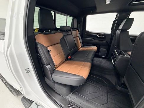 Certified 2025 Chevrolet Silverado 1500 High Country w/ High Country Premium Package image 30