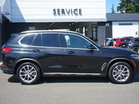 Used 2019 BMW X5 xDrive40i w/ Convenience Package AWD/4WD image 2